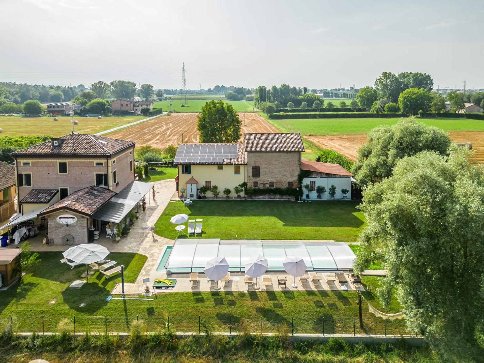 La Casa Di Valeria - Modena Bed & Breakfast Bagian luar foto
