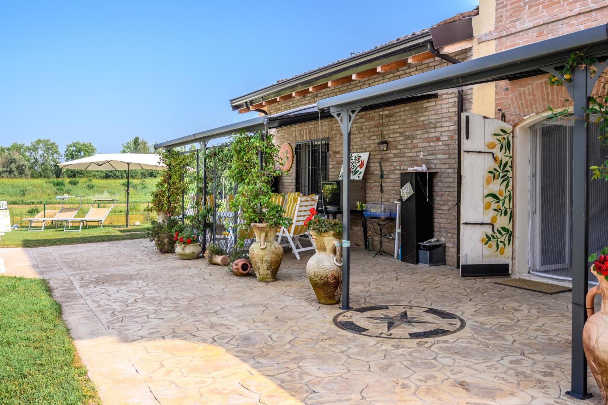 La Casa Di Valeria - Modena Bed & Breakfast Bagian luar foto