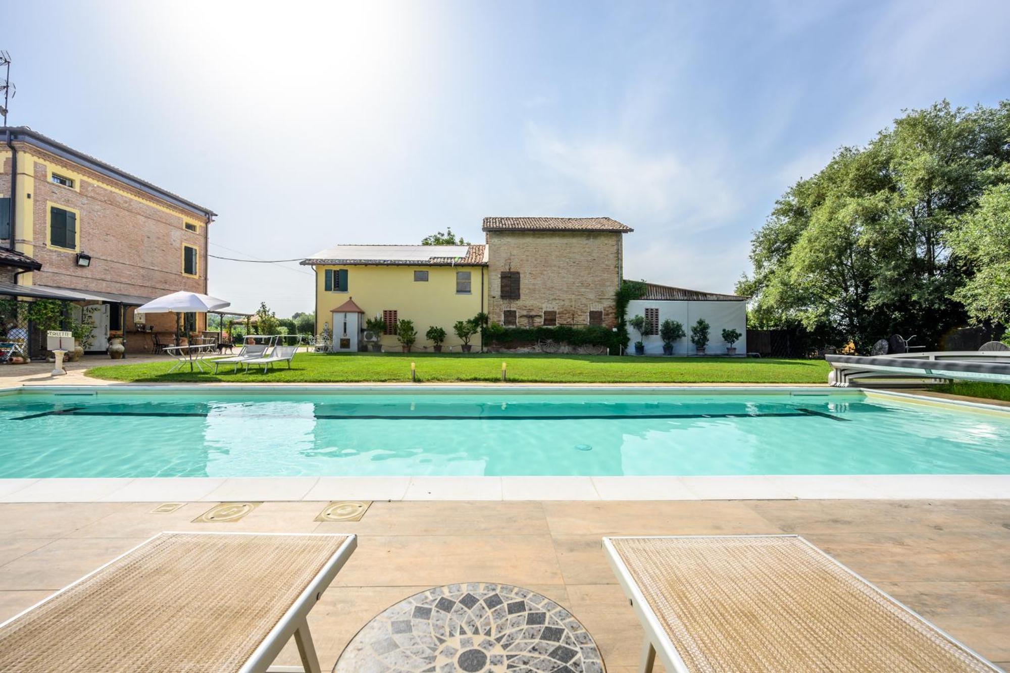 La Casa Di Valeria - Modena Bed & Breakfast Bagian luar foto
