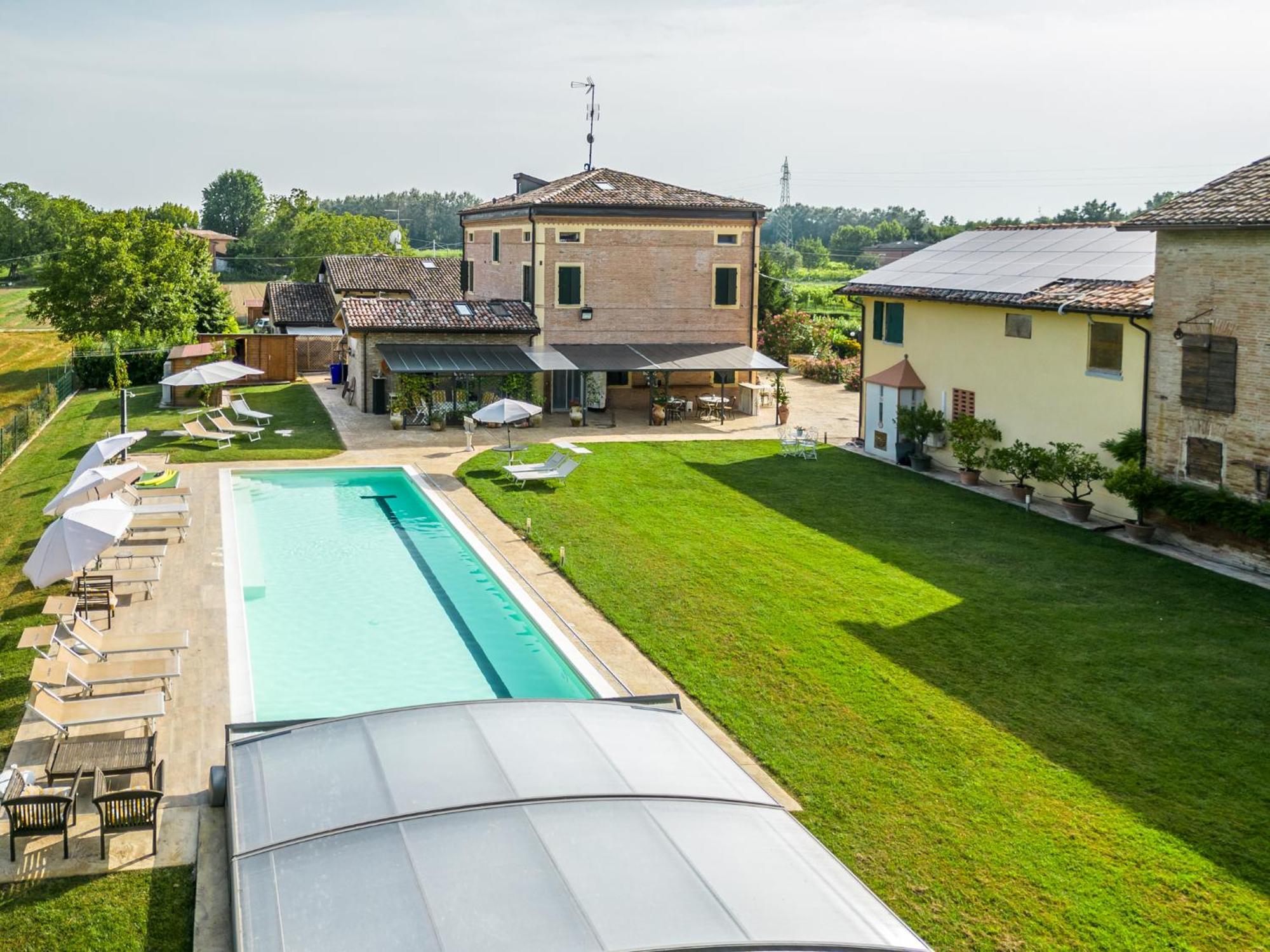 La Casa Di Valeria - Modena Bed & Breakfast Bagian luar foto