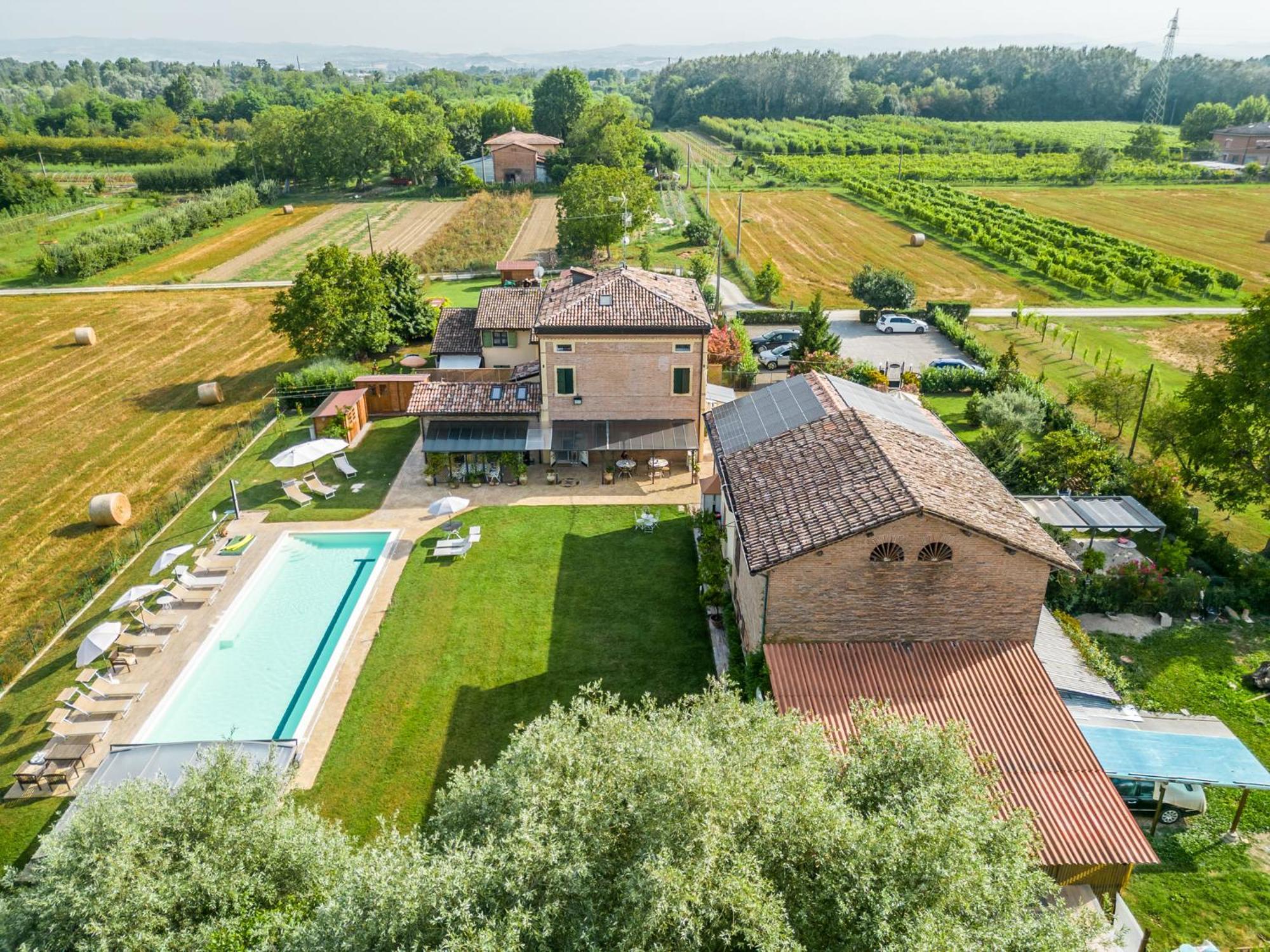 La Casa Di Valeria - Modena Bed & Breakfast Bagian luar foto