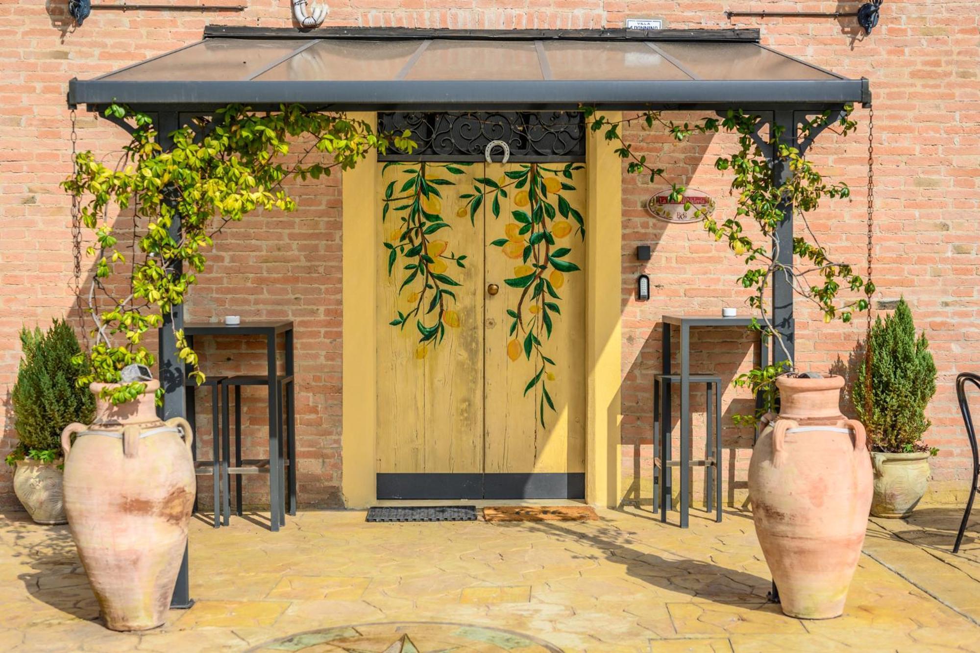 La Casa Di Valeria - Modena Bed & Breakfast Bagian luar foto
