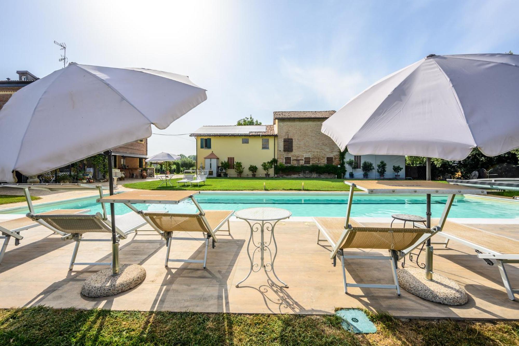 La Casa Di Valeria - Modena Bed & Breakfast Bagian luar foto