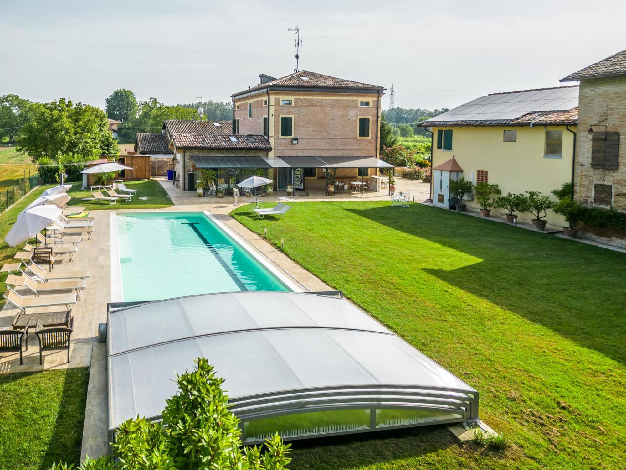La Casa Di Valeria - Modena Bed & Breakfast Bagian luar foto