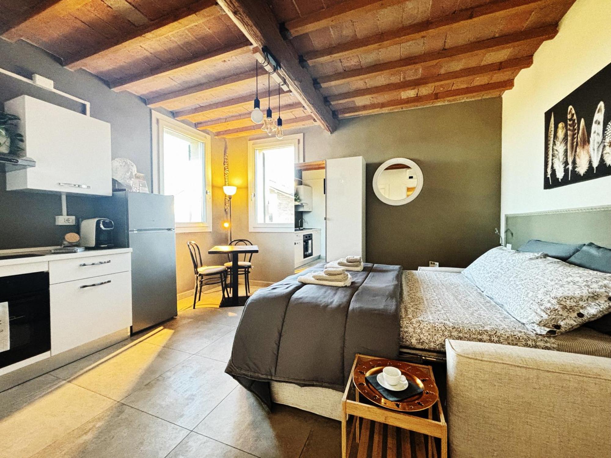La Casa Di Valeria - Modena Bed & Breakfast Bagian luar foto
